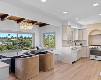 Lux 3M Estate Pool 16 plus AC - San Diego - Cucina