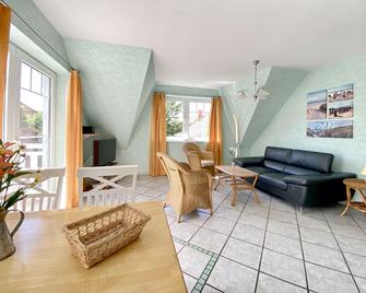 Endearing Apartment in Insel Poel With Sauna - Timmendorf - Wohnzimmer