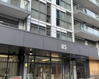 Luxurious apartment in North York - Toronto - Building