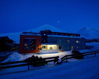 Svalbard Hotell Polfareren - Longyearbyen - Building