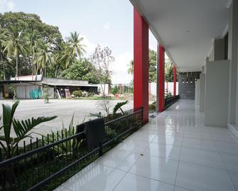 OYO 1253 Wismakito Syariah - Lubuklinggau - Balcón