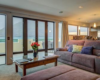Lakefront Apartments - Queenstown - Sala de estar