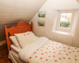 Mary Rose Cottage, Pet Friendly In Castleisland, County Kerry - Castleisland - Bedroom