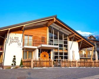 Bio Hotel Benny - Commezzadura - Building