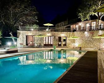 Gîte Nature En Luberon - Le Bleu Du Sud - Céreste - Pool