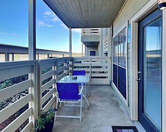 Harbor East Condominiums 414D - Galveston - Balcony