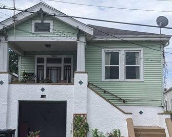 1 Block from Jazz Fest Entrance! - Nueva Orleans - Edificio