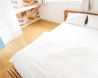 Iza Enoshima Guest House And Bar - Fujisawa - Bedroom