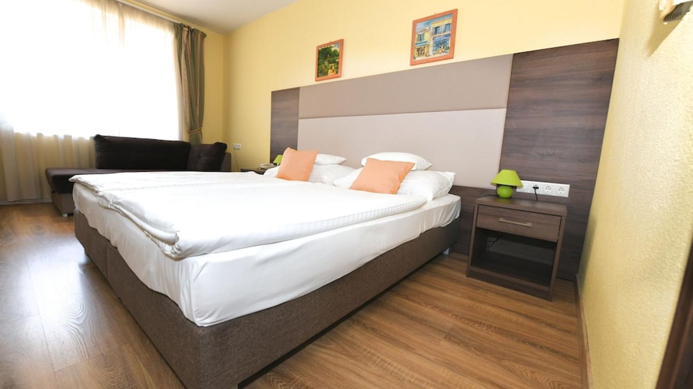 هوتل جيد - إزوشتهيد هوتل