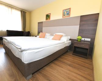 Jade Hotel-Ezüsthíd Hotel - Veszprém - Bedroom