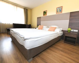 Hotel Jade - Ezüsthíd Hotel - Wesprim - Schlafzimmer