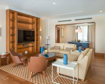 Luxury Regent Penthouse with Sea and Mountain View for 6 People - Tivat - Sala de estar