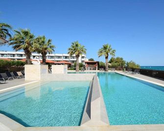 Sousouras Hotel - Chaniotis - Zwembad