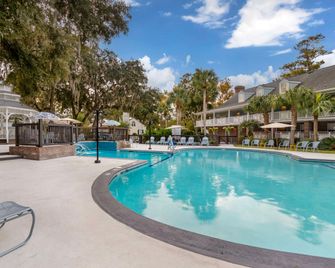 Best Western Plus St. Simons - Saint Simons - Piscina