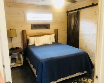 New The Knotty Squirrel Unit #1 - 1br Cabin W/ Loft At The Square - Mountain View - Camera da letto