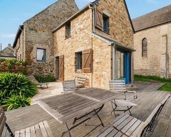 Maison Plage Verger Cancale - Cancale - Innenhof