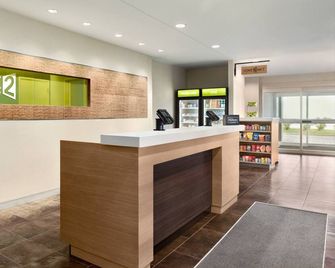 Home2 Suites By Hilton Waycross - Waycross - Front desk