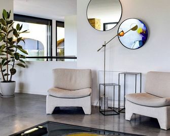 Villa Molinant, Evasion En Pierres Doree - Bagnols - Lobby