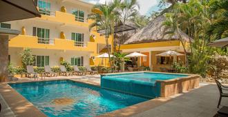 Hotel Chablis Palenque - Palenque - Havuz