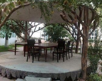 Titanik Hotel - Bakú - Patio