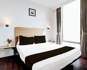 Super Townhouse Pbg Mall Vashi - Mumbai - Bedroom