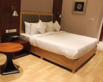 Hotel Utsav Grand Banquets & Resort - Sonepat - Chambre