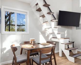 Little House in the Big Woods - Ozark - Dining room