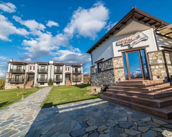 Paroraia - Agkistro - Gebäude