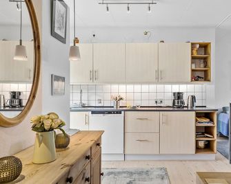 2 Bedroom Amazing Home In Svaneke - Svaneke - Kitchen