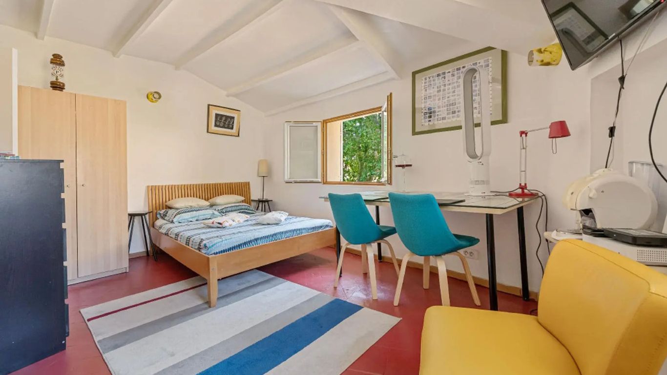 Aix Precheurs Finsonius