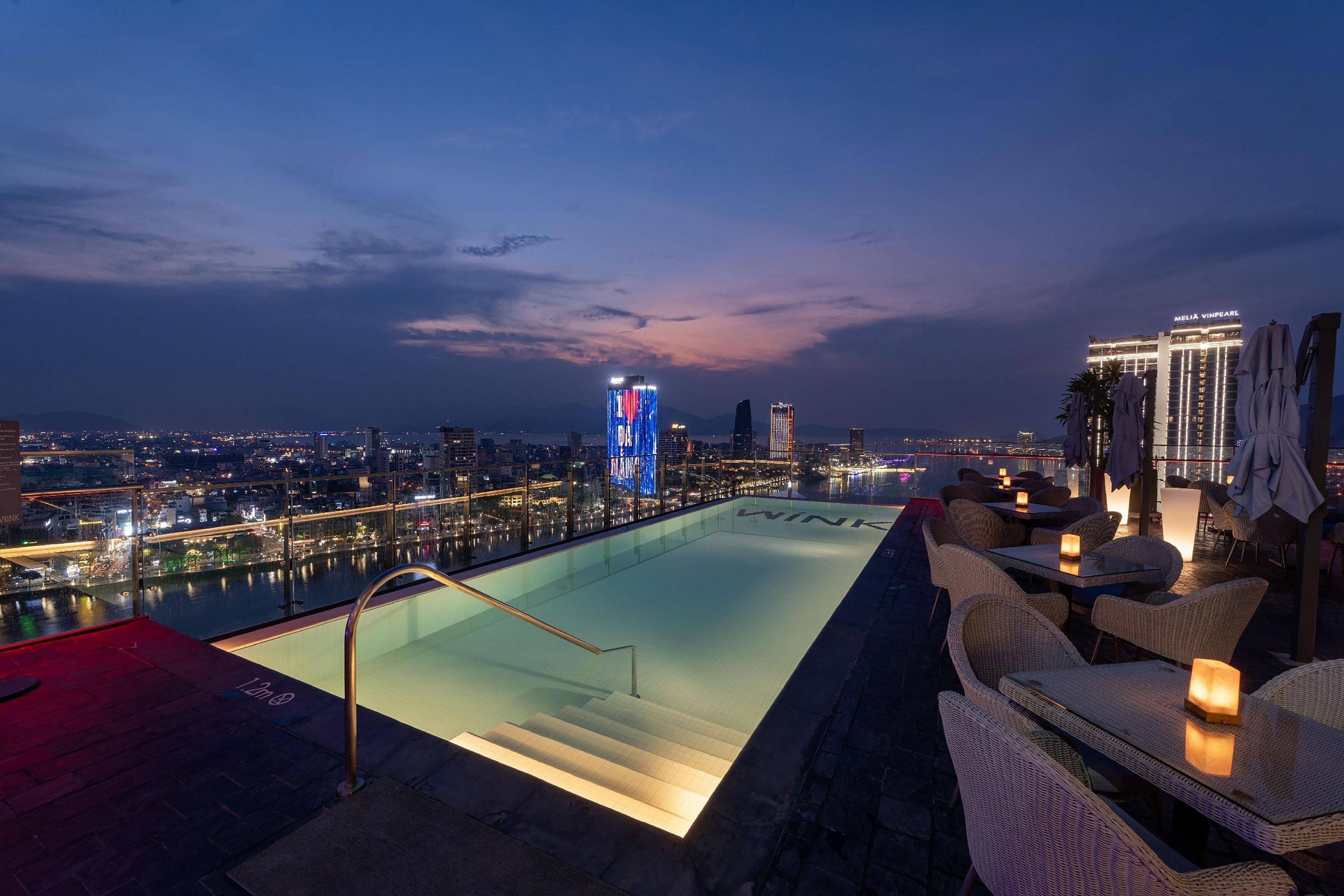 Wink Hotel Danang Riverside, Unscripted by Hyatt - דה נאנג - בריכה