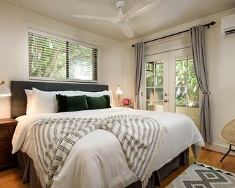 Paia Inn - 1 Bedroom Deluxe Suite - Garden View - Paia - Habitación