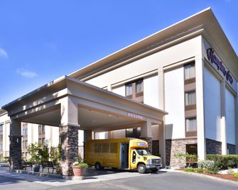 Hampton Inn Seattle-Airport - Seattle - Building