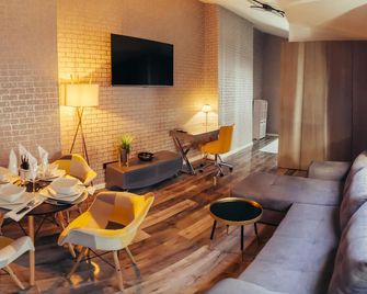 Impeccable 1-Bed Apartment in Birmingham - Birmingham - Living room