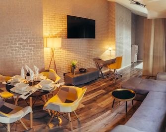 Impeccable 1-Bed Apartment in Birmingham - Birmingham - Living room