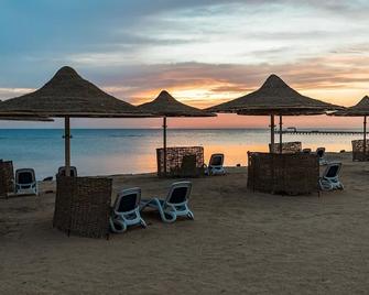 Silver Beach Boutique Hotel - Al Quşayr - Beach