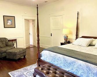 Large Updated Historic Home Short Walk to Downtown - Fitzgerald - Bedroom