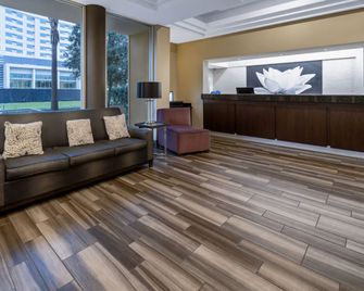 Holiday Inn Express & Suites Anaheim - Anaheim - Edificio
