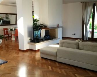 Seaside villa on the Costa Trabocchi - Fossacesia - Living room