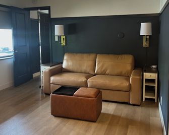 Hotel Sylva - Sylva - Huiskamer