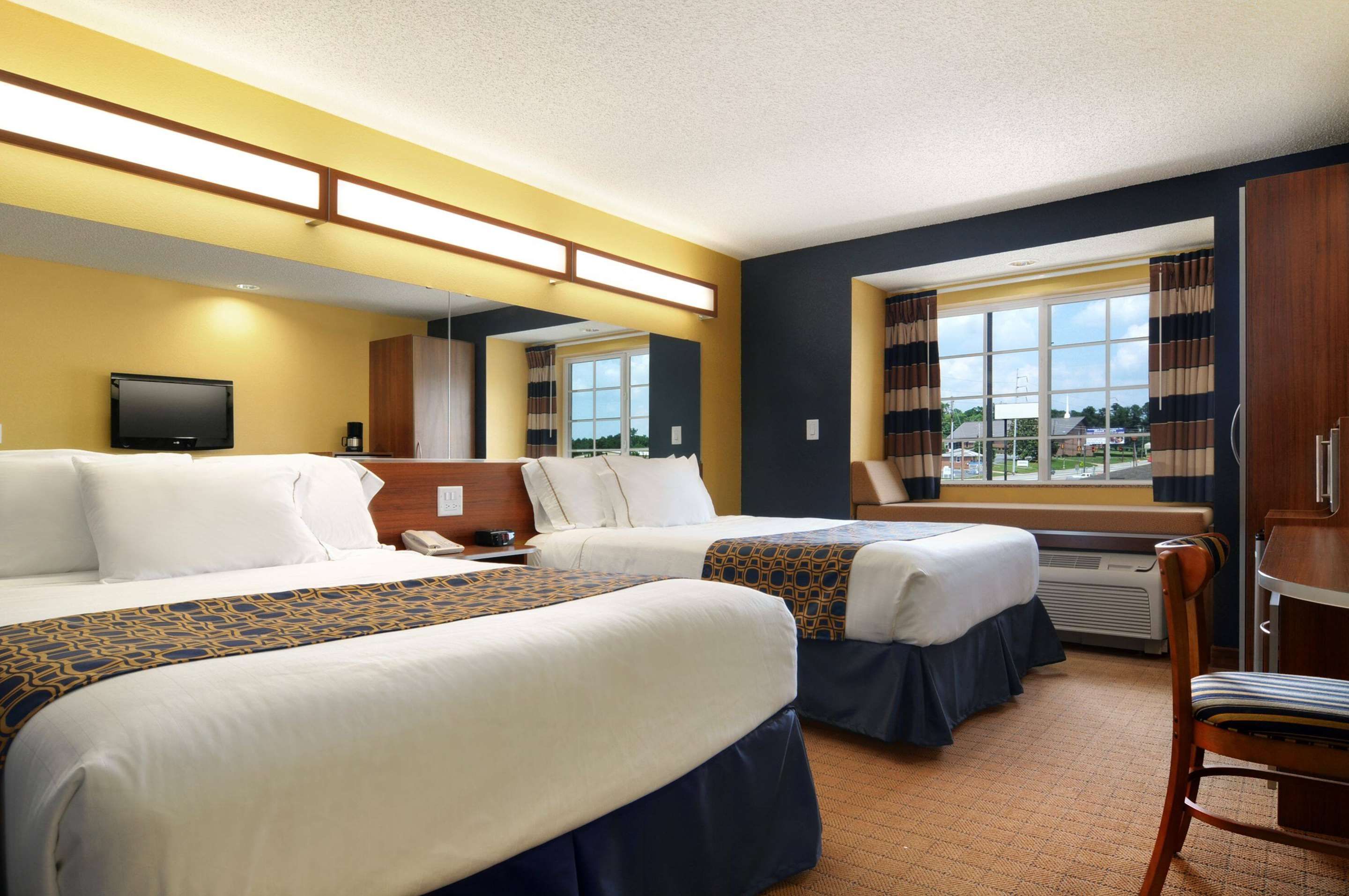 Microtel Inn & Suites by Wyndham Columbus/Near Fort Benning - Columbus - Makuuhuone