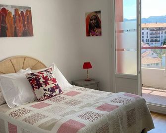 Pleasant apartment with two terraces Very bright In Hendaye - Hendaye - Chambre