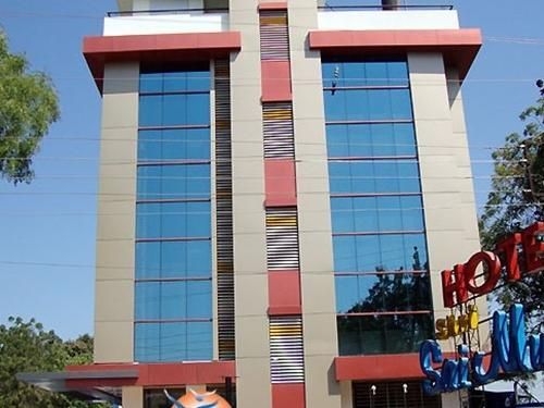 Hotel Sai Murali - שירדי - בניין
