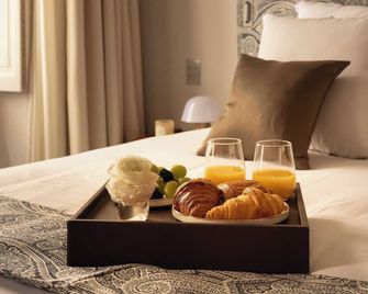 Hotel Du Palais Bourbon - Paris - Food