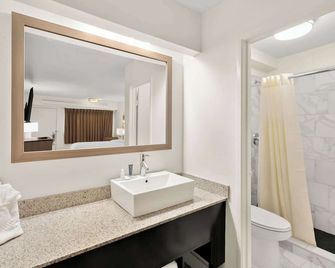 Clarion Pointe Kennesaw Town Center - Kennesaw - Спальня