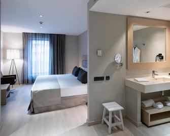 Catalonia Sagrada Familia - Barcelona - Bedroom