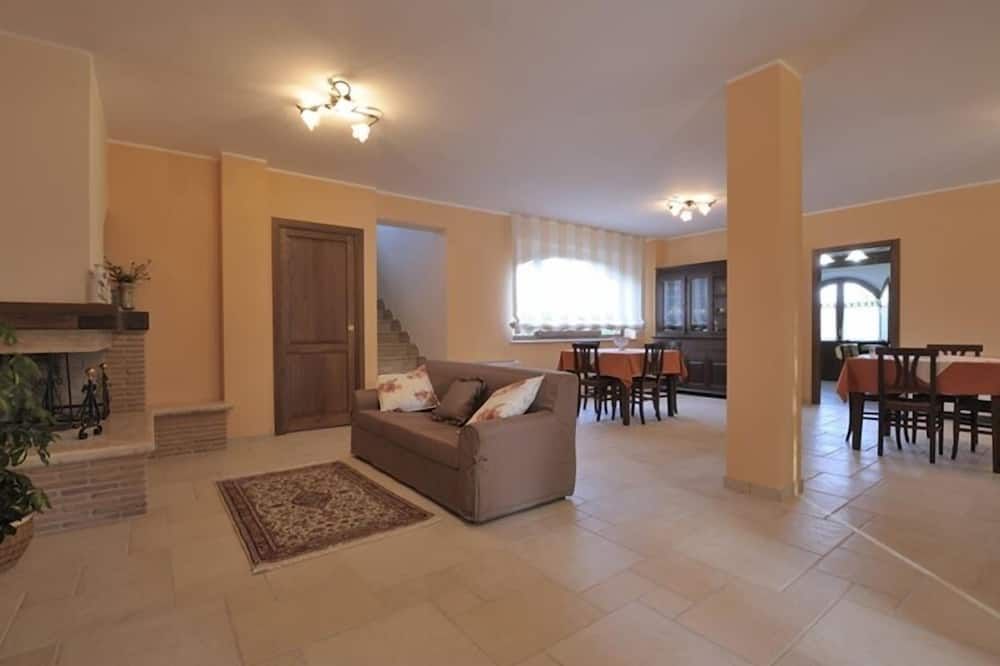 B & B Casale Frezzini - Scurcola Marsicana - Sala de estar