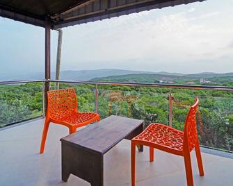 Treebo Shindola Resort - Mahabaleshwar - Balcony