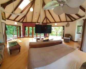 Treeverb Beach House - Daintree - Cow Bay - Wohnzimmer