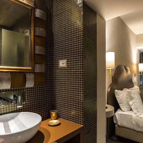 Bathroom view of Colonna Suite del Corso